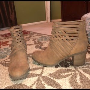 Arizona Brown Ankle Boots sz 8.5